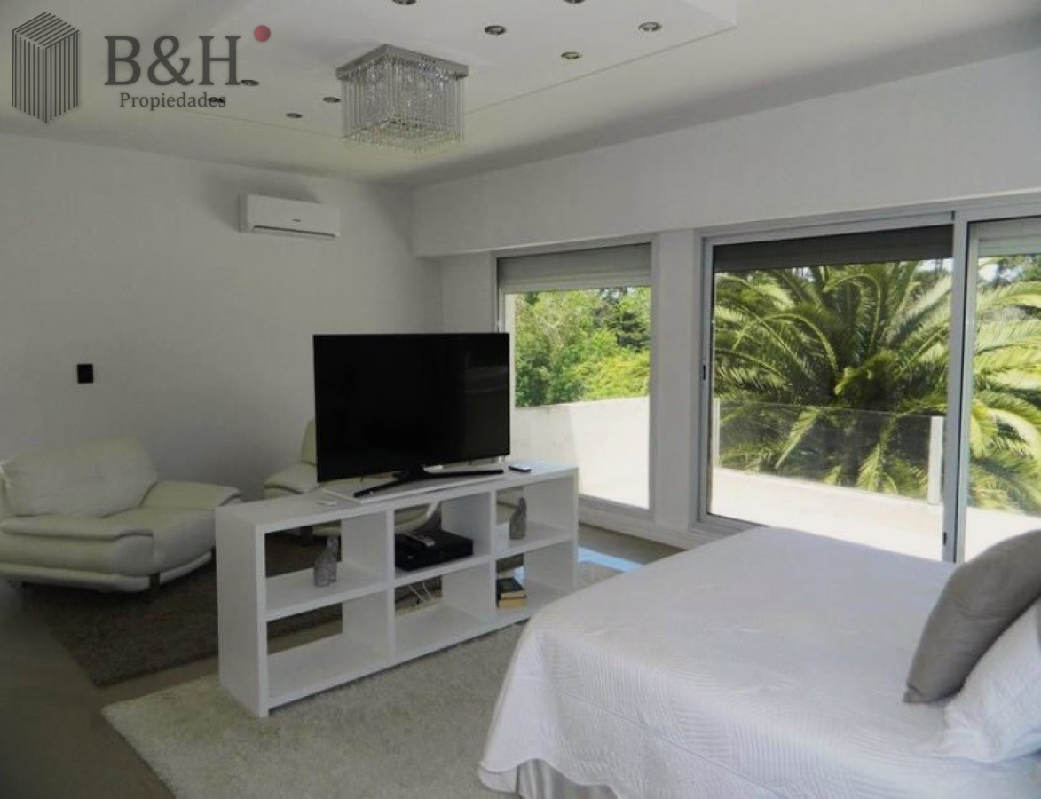Casa ID.635 - Moderna Casa de 4 Dormitorios en el Golf - Punta del Este