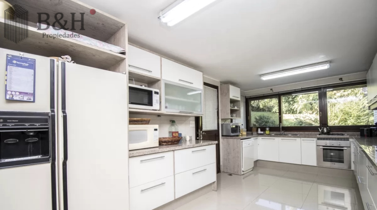Casa ID.3886 - Excelente Casa de 4 Dormitorios en Playa Mansa, Ideal para vivir todo el año