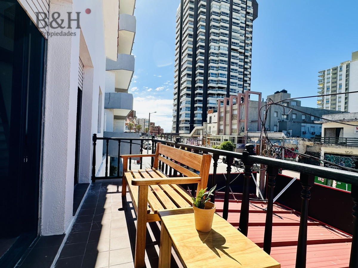 Casa ID.1577 - Casa estilo apartamento reciclada a nuevo en la mejor ubicación a pasos de la playa, Península, Brava y Mansa, Punta del Este - Alquiler