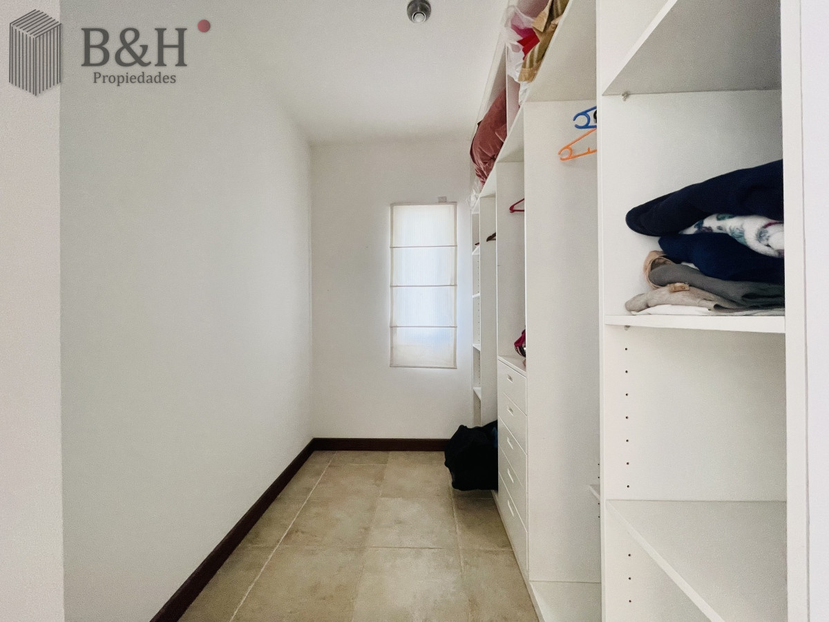 Casa ID.3363 - Muy Buena Casa de 5 Dormitorios y Piscina en Rincón del Indio, a Pocos Metros del Mar