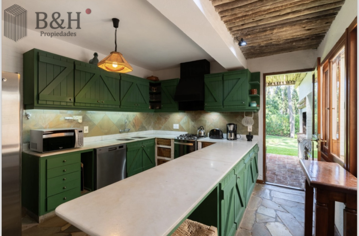 Casa ID.5322 - Excelente casa de 5 dormitorios mas dependencia y gran parque a 200 metros de la Playa de Montoya en alquiler de temporada