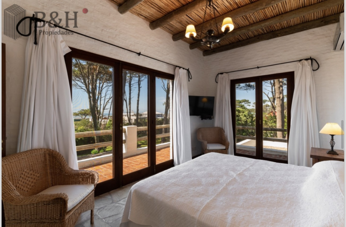 Casa ID.5322 - Excelente casa de 5 dormitorios mas dependencia y gran parque a 200 metros de la Playa de Montoya en alquiler de temporada