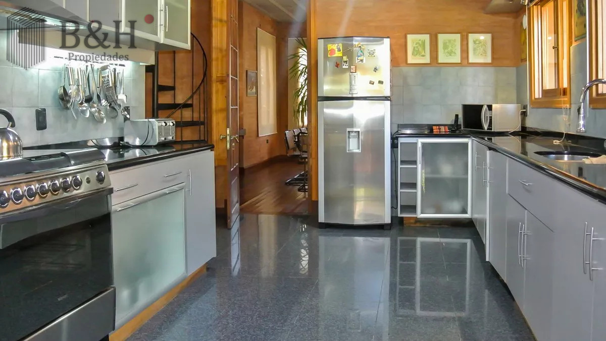 Casa ID.3896 - Excelente Casa de 5 Dormitorios, Piscina y Barbacoa en Barrio Privado, Punta del Este