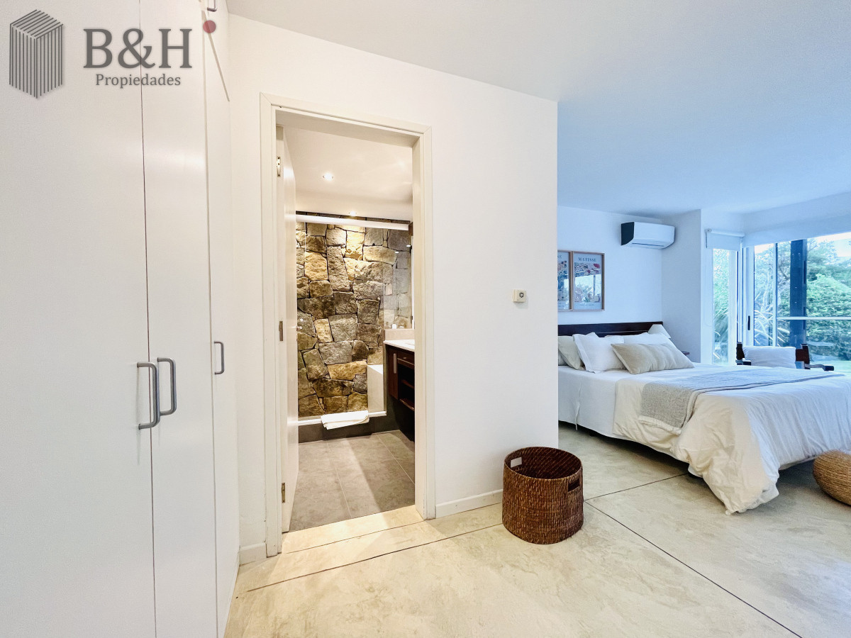 Casa ID.3550 - Excelente Casa de 5 Dormitorios en Manantiales, Punta del Este