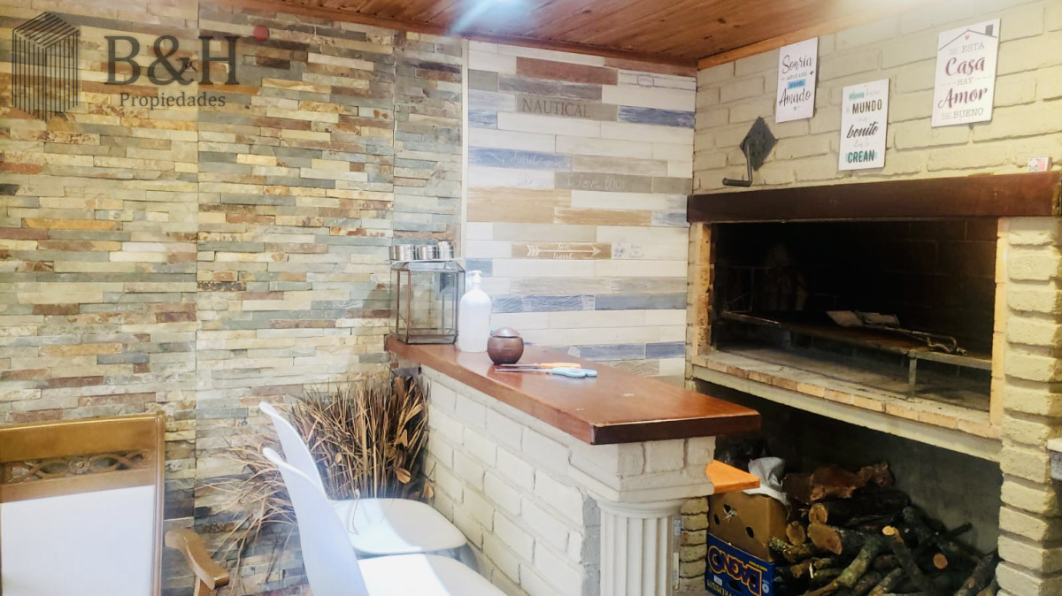 Casa ID.5614 - Alquiler temporario de casa con 3 Dormitorios con piscina y barbacoa en Jardines de Córdoba, Punta del Este