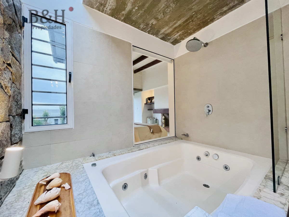 Casa ID.3550 - Excelente Casa de 5 Dormitorios en Manantiales, Punta del Este