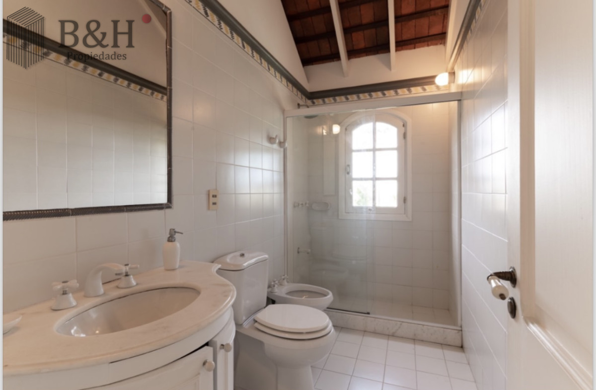 Casa ID.2608 - Gran casa en alquiler de temporada 5 dormitorios mas piscina en Montoya
