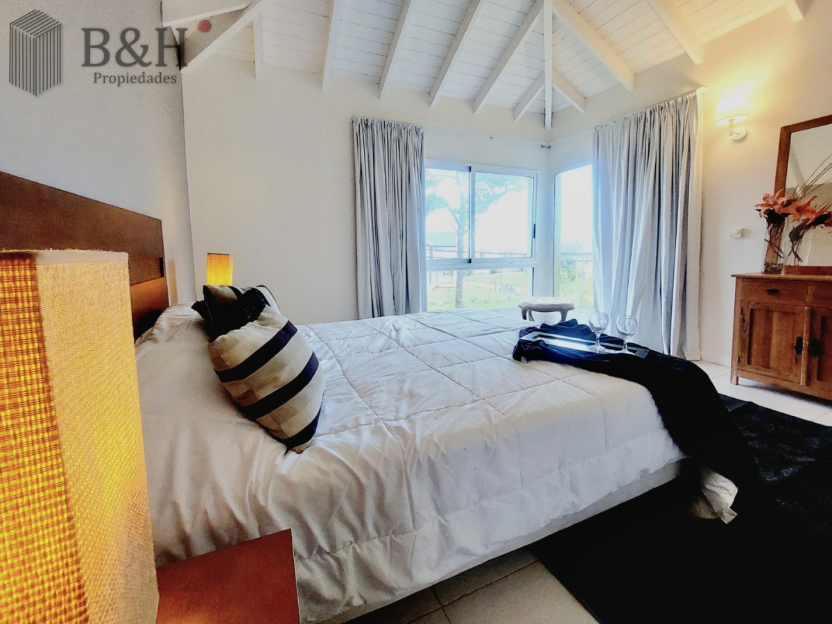 Casa ID.3987 - Excelente Casa de 6 Dormitorios y Piscina en Montoya, La Barra