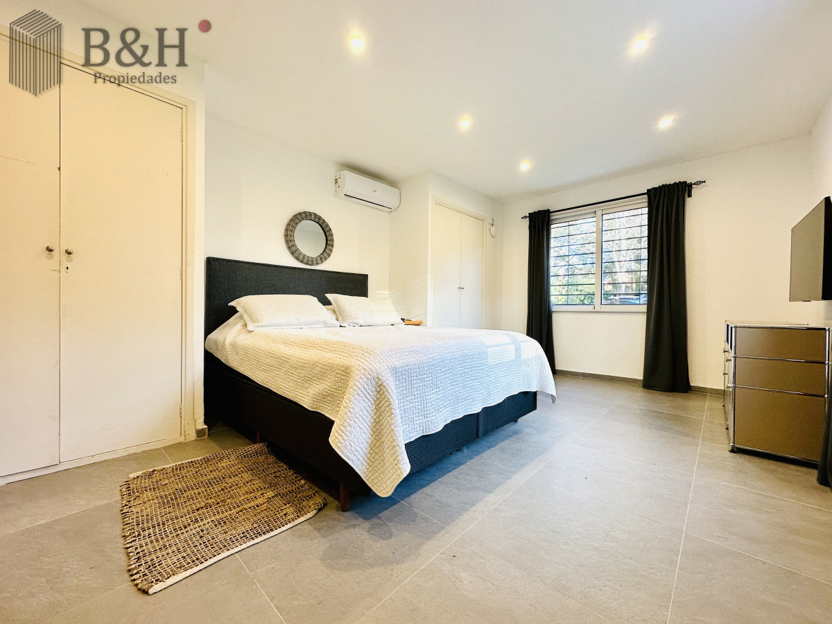 Casa ID.5399 - Espectacular Casa Moderna de 5 Dormitorios con Piscina Climatizada en Alquiler de Temporada