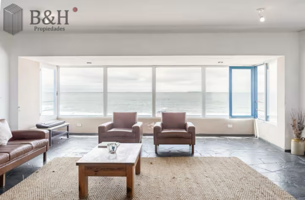 Casa ID.2158 - Gran Casa en Venta sobre el Mar de 5 Dormitorios y Dependencia en Península, Punta del Este