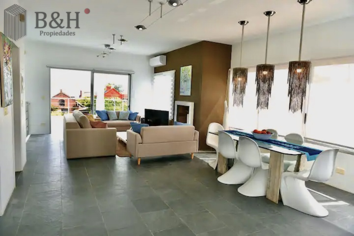 Excelente Casa de 4 Dormitorios y Piscina en Manantiales, Punta del Este - GoPunta - Portal Inmobiliario de Punta del Este - Maldonado