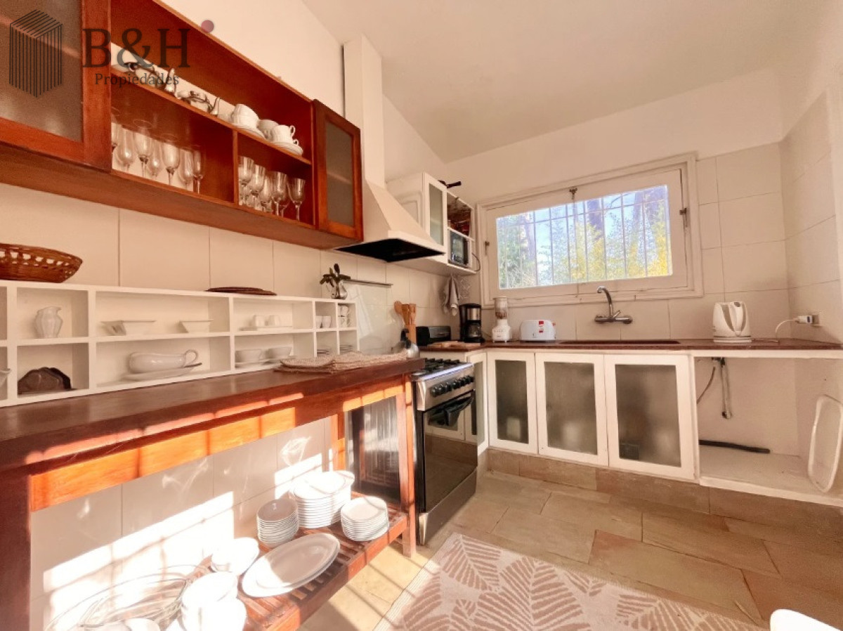 Casa ID.6869 - Cómoda Casa de 5 Dormitorios, Parrillero y Gran Jardín en San Rafael, Punta del Este