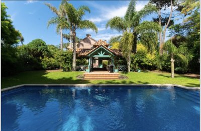 Gran casa en alquiler de temporada 5 dormitorios mas piscina en Montoya