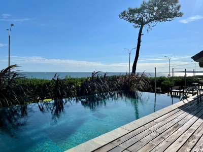 Espectacular Casa de 4 Dormitorios Frente a Playa Mansa - Punta del Este