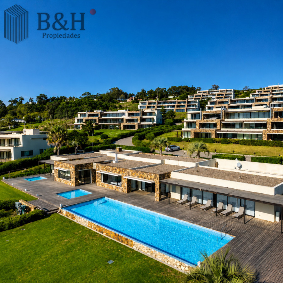 Apartamento ID.6472 - Excelente y amplio departamento duplex en venta de 3 dormitorios mas dependencia con parrillero, Punta Ballena