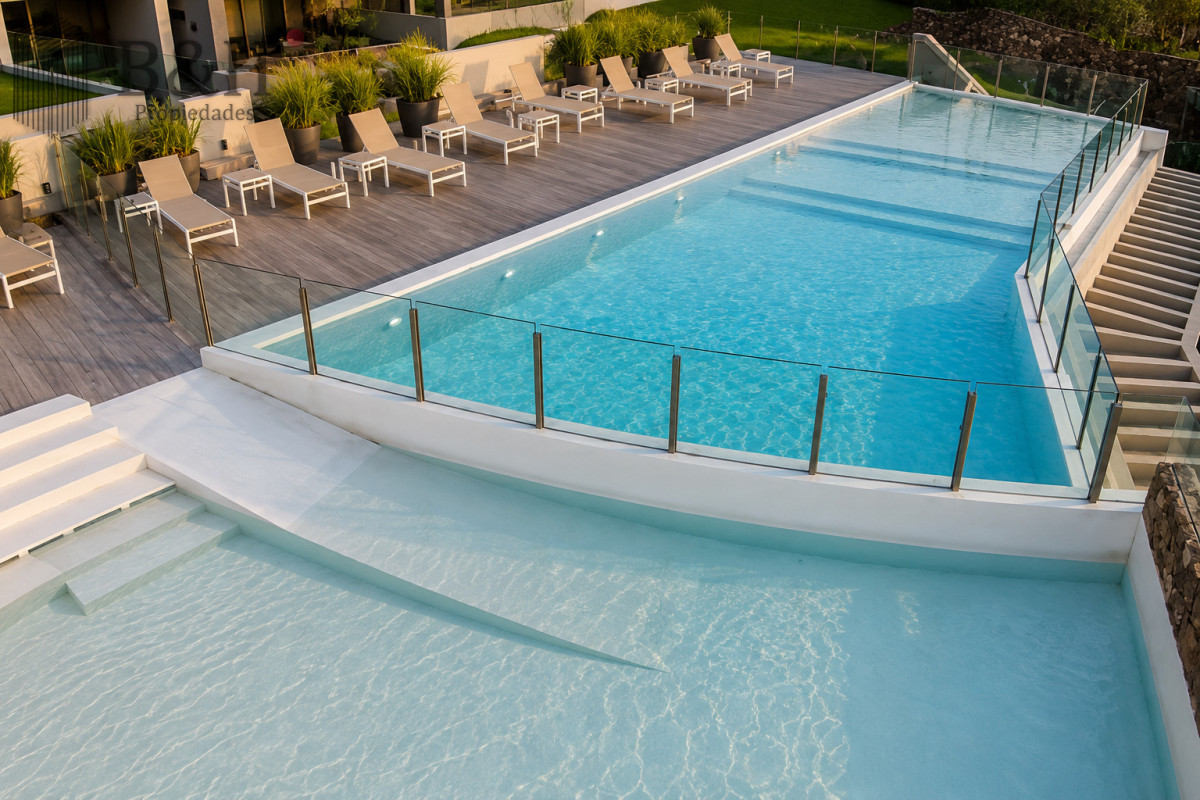 Apartamento ID.7754 - Apartamento de 3 Dormitorios, Parrillero de uso exclusivo y Jardín en Punta Ballena, Punta del Este