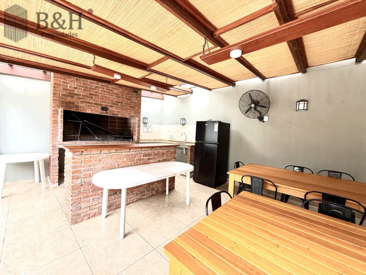 Apartamento ID.7163 - Apartamento en venta playa Mansa de 4 dormitorios y amplia terraza con parrillero propio 