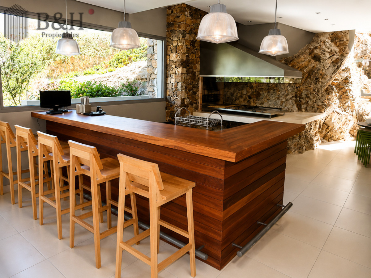 Apartamento ID.7754 - Apartamento de 3 Dormitorios, Parrillero de uso exclusivo y Jardín en Punta Ballena, Punta del Este