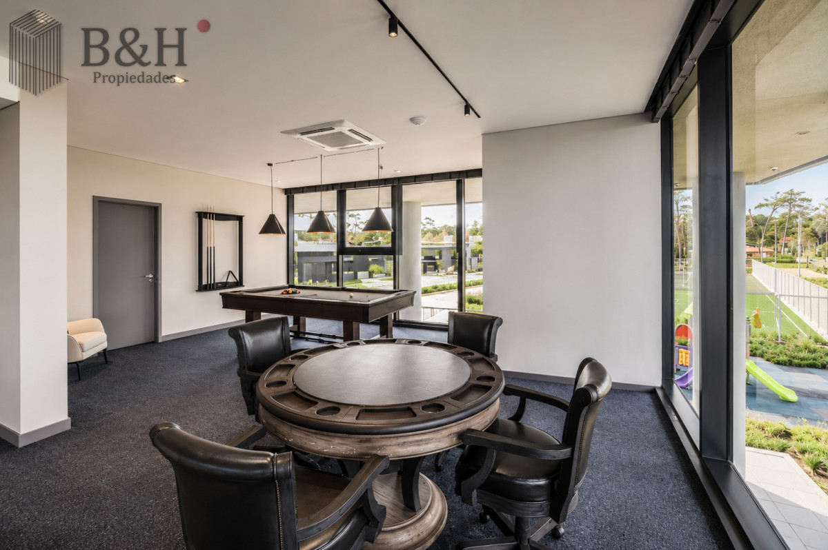 Apartamento ID.927 - Alquiler temporario de fabuloso departamento de dos dormitorios en Torre Venetian sobre Playa Mansa