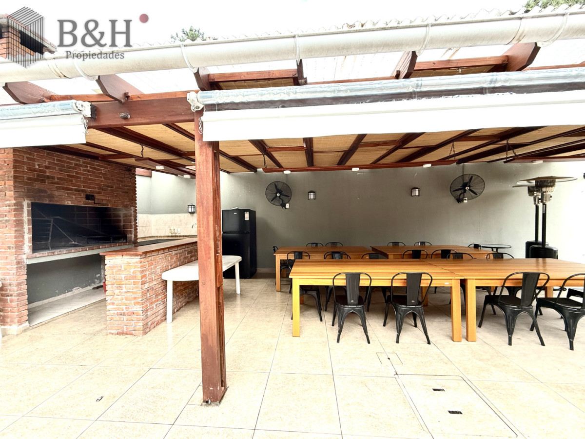 Apartamento ID.7163 - Apartamento en venta playa Mansa de 4 dormitorios y amplia terraza con parrillero propio 
