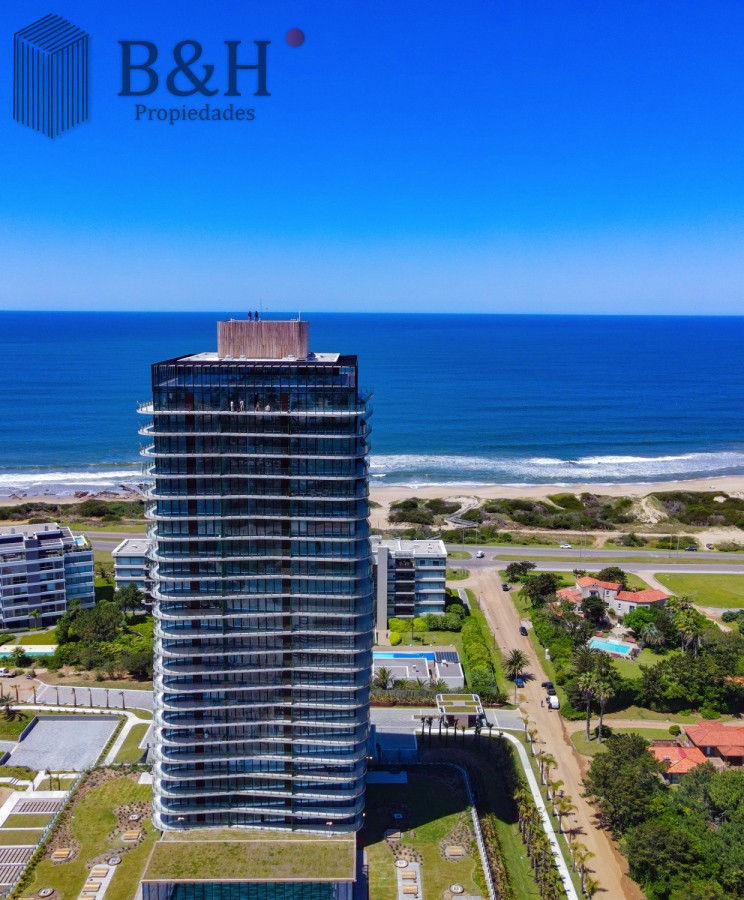 Apartamento ID.7669 - Espectacular Apartamento de 2 Dormitorios y Medio, piso alto, Torre Surfside, Punta del Este