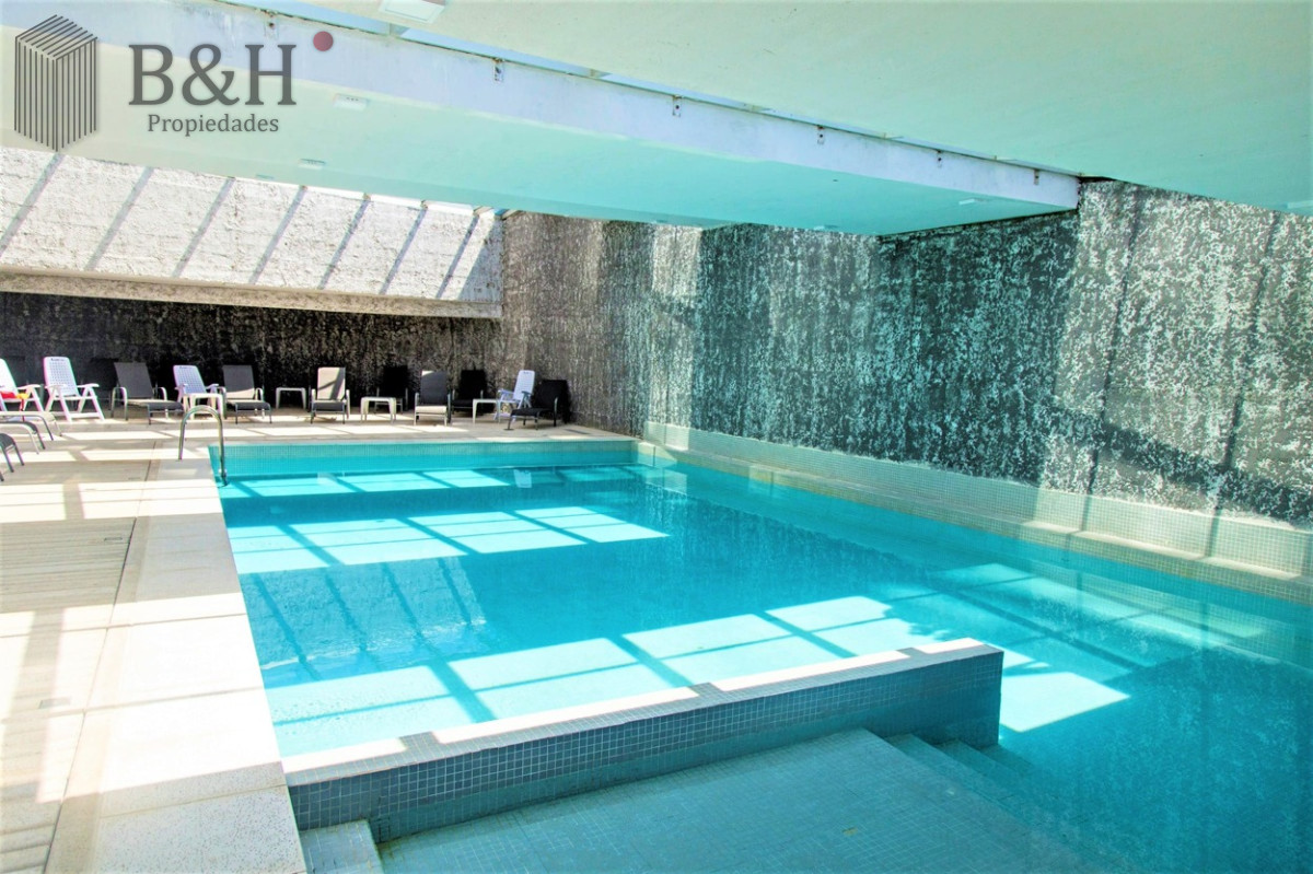 Apartamento ID.5441 - Moderno Penthouse con Vista al Mar, en Playa Brava, 3 Dormitorios con Parrillero y Dependencia de servicio