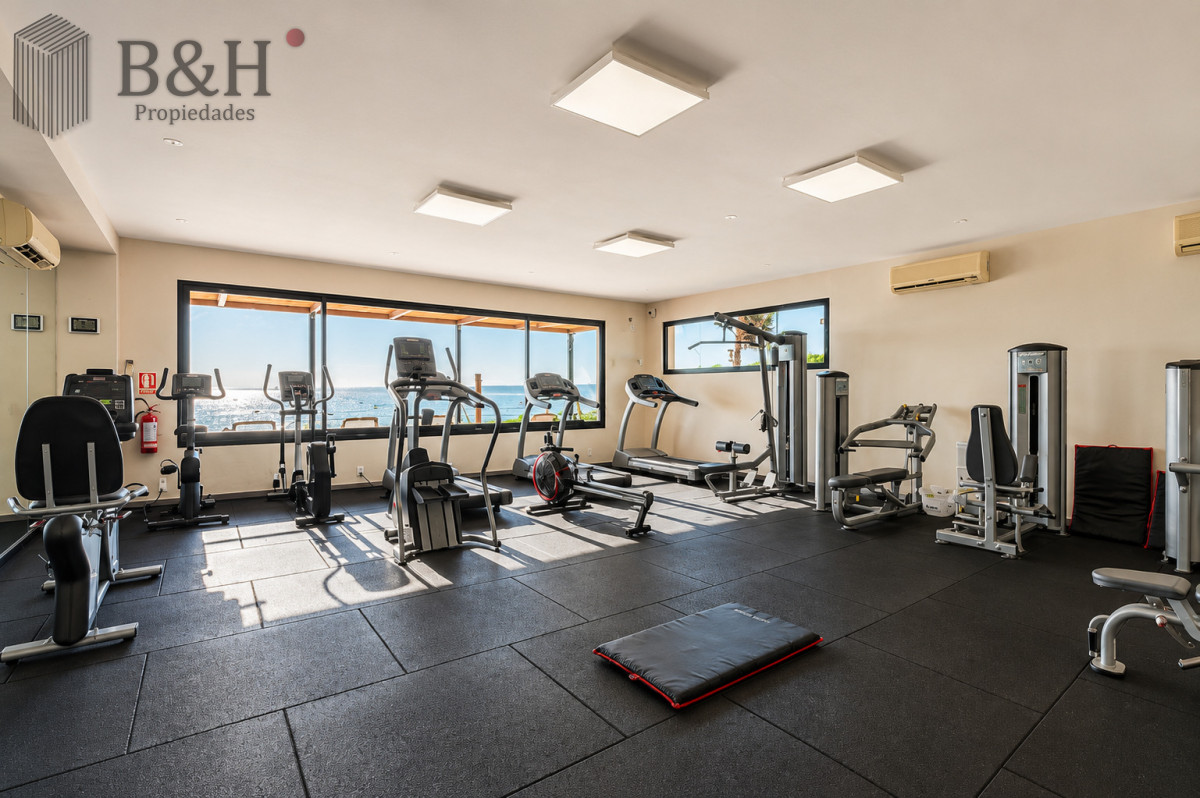 Apartamento ID.6472 - Excelente y amplio departamento duplex en venta de 3 dormitorios mas dependencia con parrillero, Punta Ballena