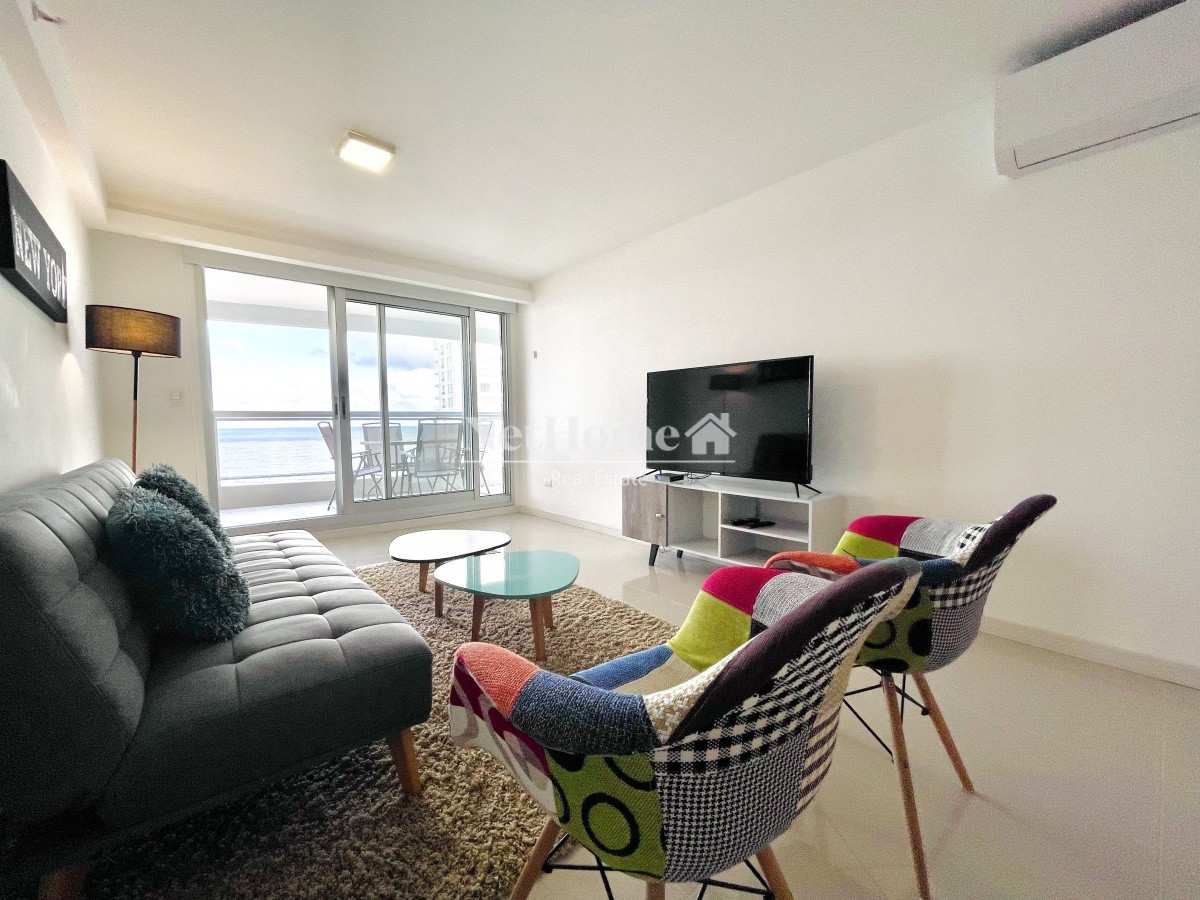 Apartamento ID.176 - Playa Brava Apartamento de 2 Dormitorios y Parrillero con Vista al Océano. 