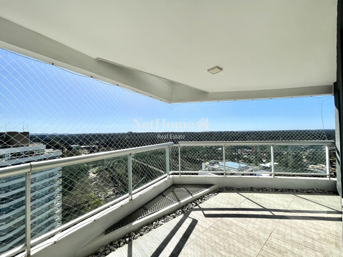 Apartamento ID.512 - Apartamento de 2 Dormitorios y Dependencia, Parrillero en Playa Brava - Punta del Este