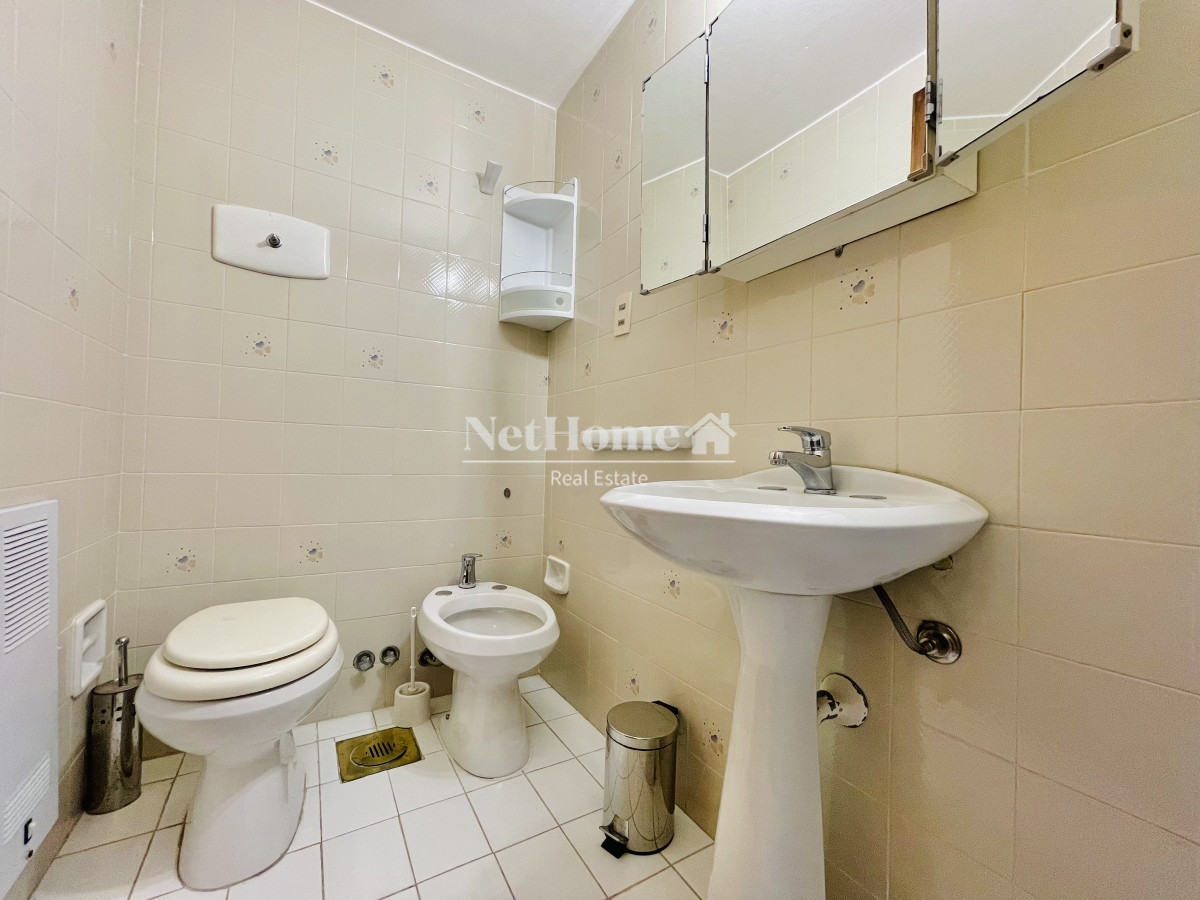 Apartamento ID.101 - Playa Mansa Apartamento de 3 Dormitorios  Vista al Mar