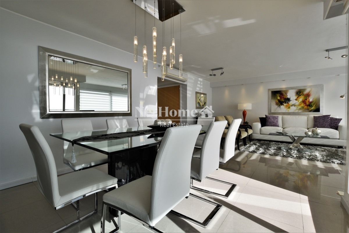 Apartamento ID.167 - Playa Mansa Moderno Apartamento 3 Dormitorios + Dependencia Piso Alto