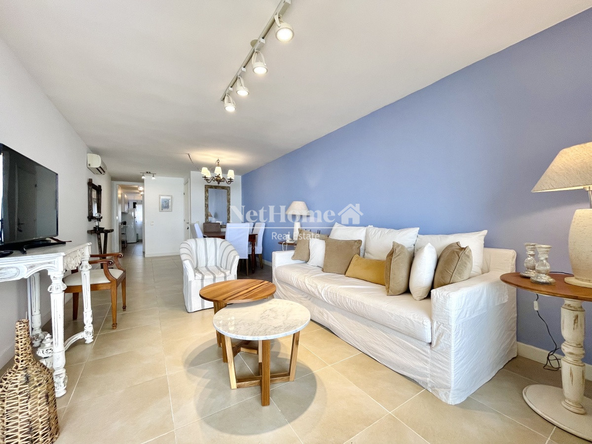 Apartamento ID.469 - Venta y alquiler de apartamento de dos dormitorios con parrillero de uso exclusivo en Punta Ballena
