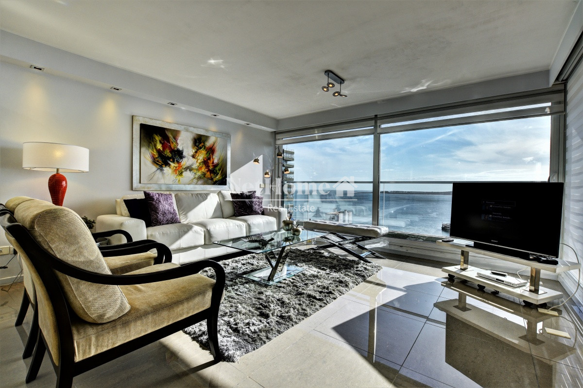 Apartamento ID.167 - Playa Mansa Moderno Apartamento 3 Dormitorios + Dependencia Piso Alto