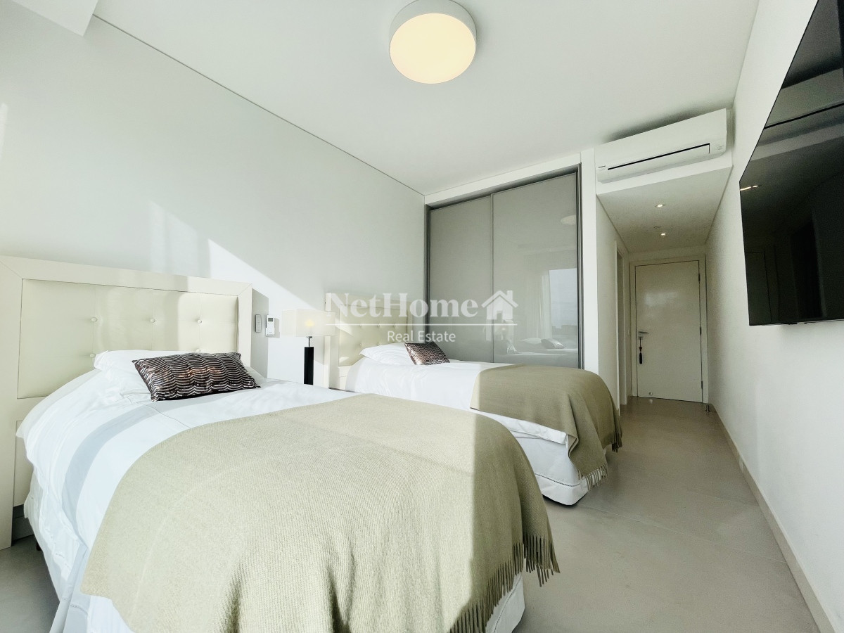 Apartamento ID.618 - Venta Espectacular Apartamento Frente al Mar, 3 Dormitorios, Le Parc Punta del Este