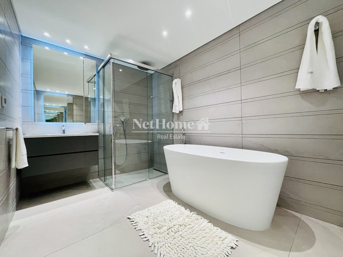 Apartamento ID.618 - Venta Espectacular Apartamento Frente al Mar, 3 Dormitorios, Le Parc Punta del Este