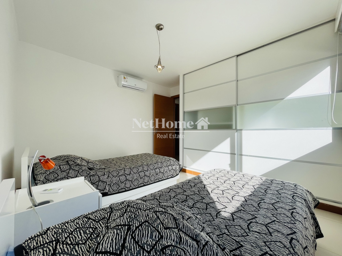 Apartamento ID.172 - Apartamento de 2 Dormitorios y Parrillero Frente a Playa Brava, Punta del Este