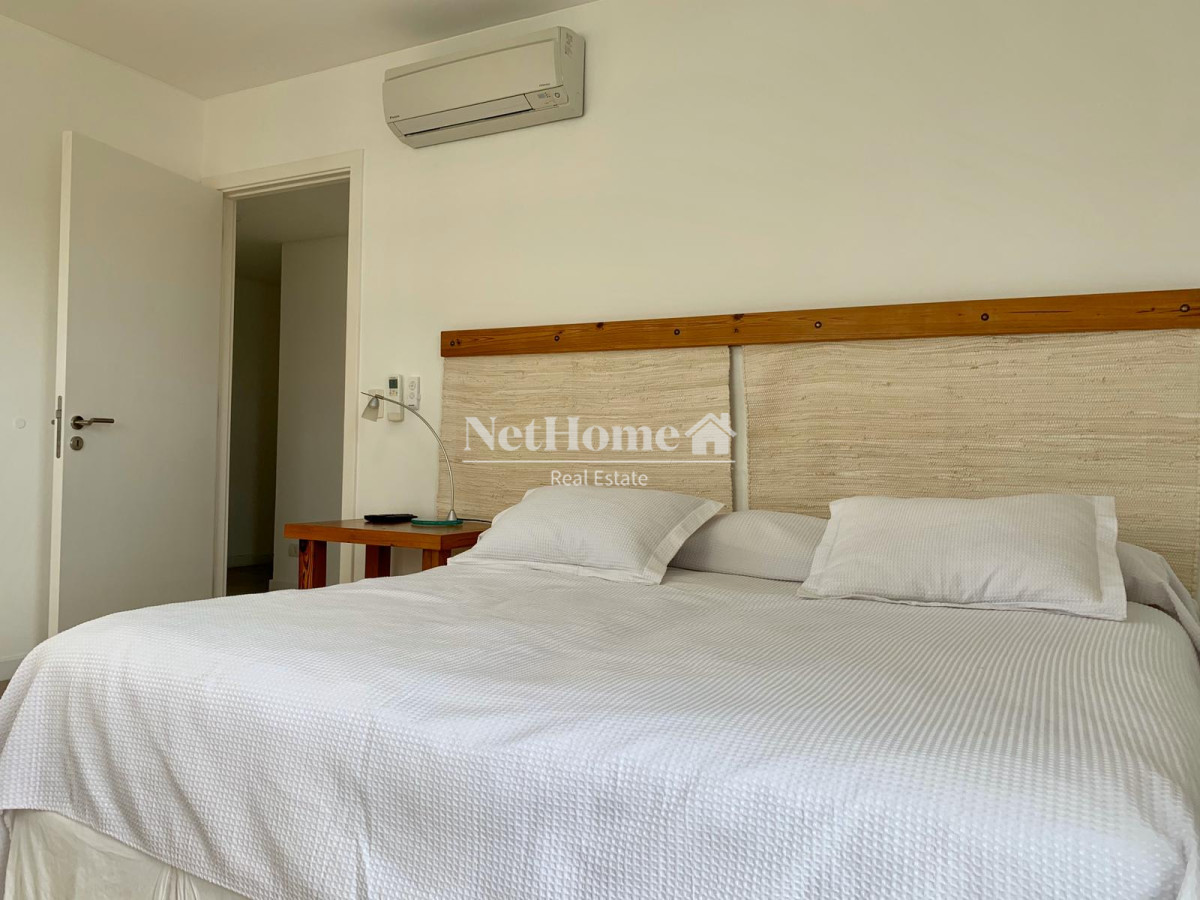 Apartamento ID.524 - Venta y alquiler de departamento esquinero de tres dormitorios mas dependencia de servicio, Torre LE PARC, playa Brava. Punta del Este