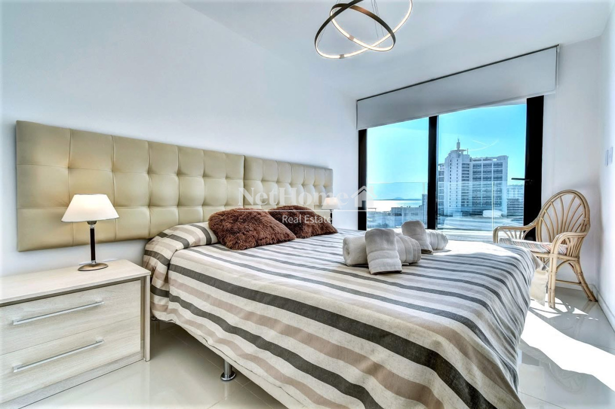 Apartamento ID.645 - Venta de apartamento de dos dormitorios con dos baños moderna Torre, Art Tower, Punta del Este