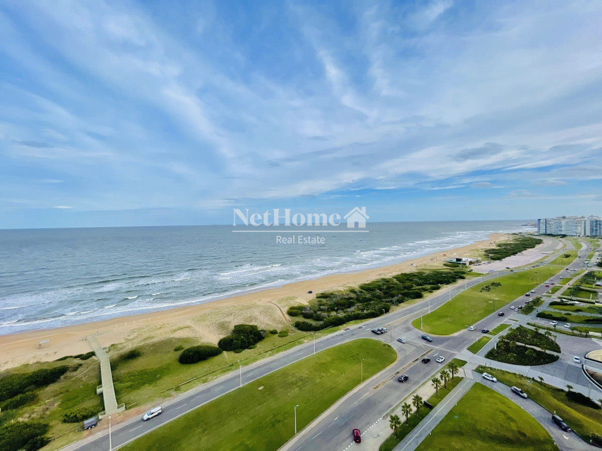 Apartamento ID.618 - Venta Espectacular Apartamento Frente al Mar, 3 Dormitorios, Le Parc Punta del Este