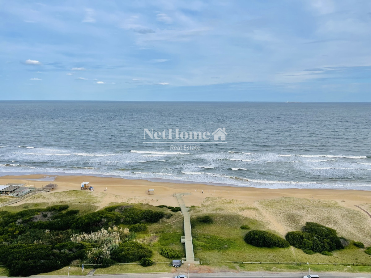 Apartamento ID.618 - Venta Espectacular Apartamento Frente al Mar, 3 Dormitorios, Le Parc Punta del Este