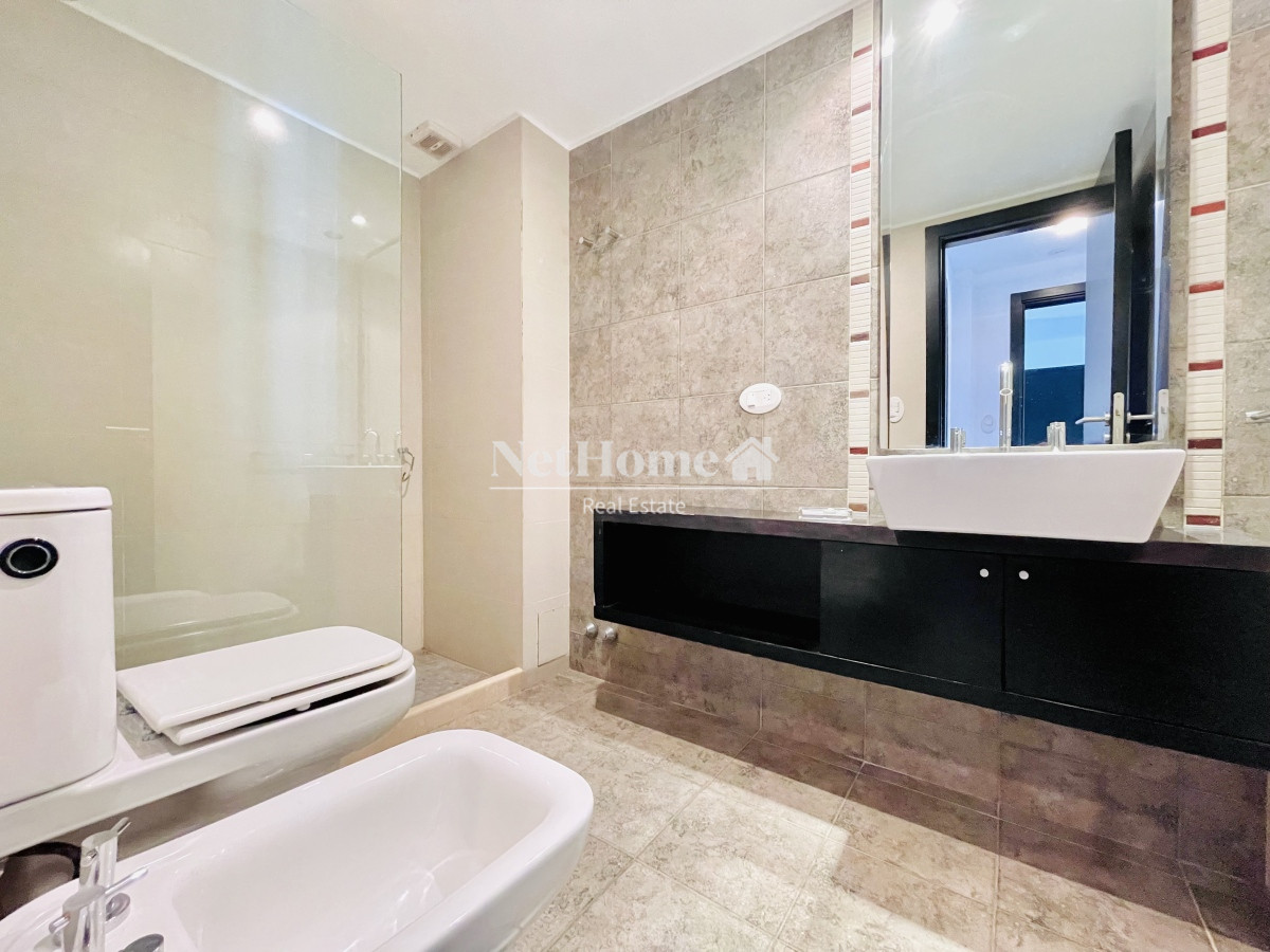 Apartamento ID.497 - Apartamento de 2 Dormitorios, Vista al Mar y Parrillero en Playa Mansa, Venta