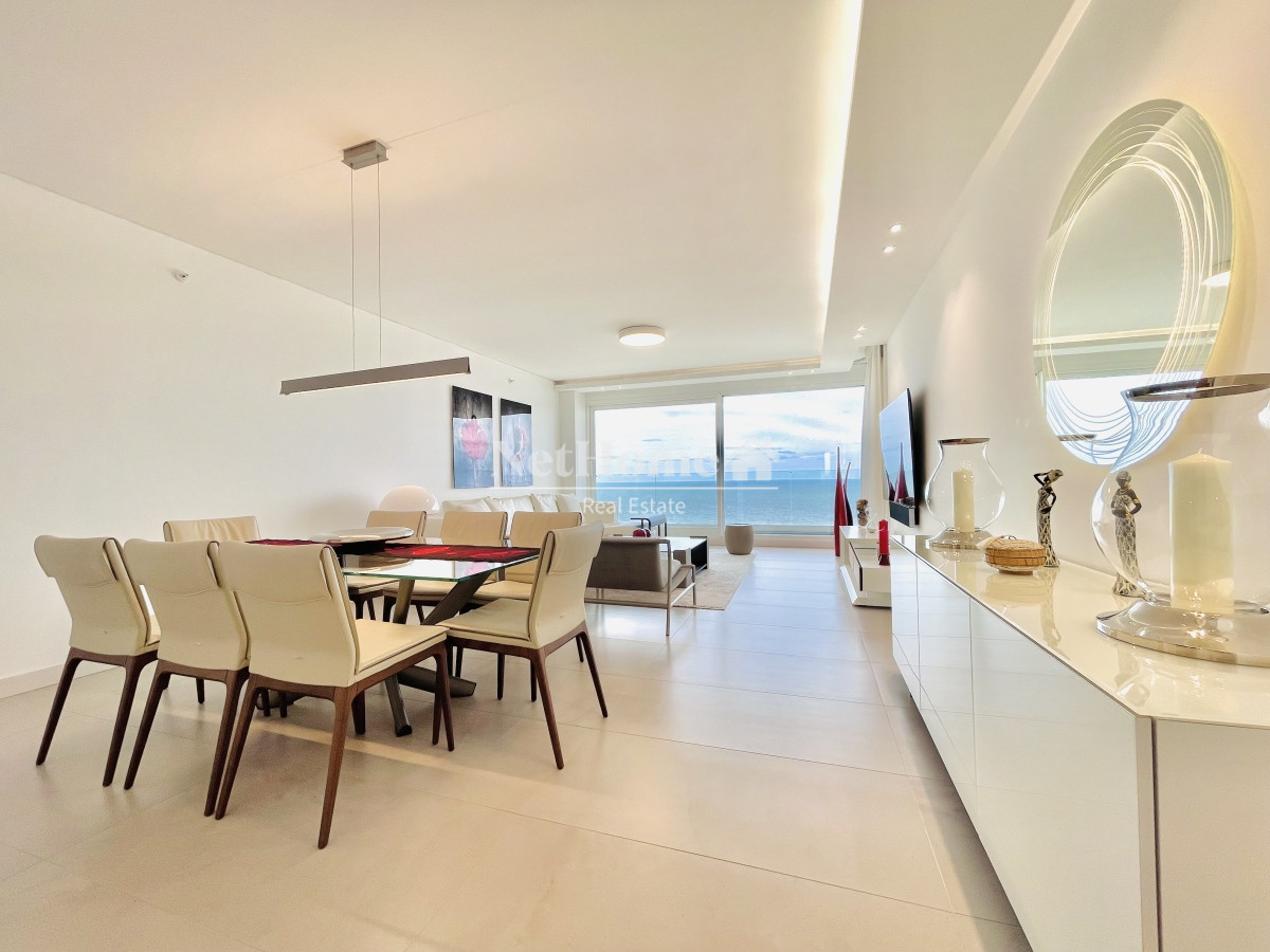 Apartamento ID.618 - Venta Espectacular Apartamento Frente al Mar, 3 Dormitorios, Le Parc Punta del Este