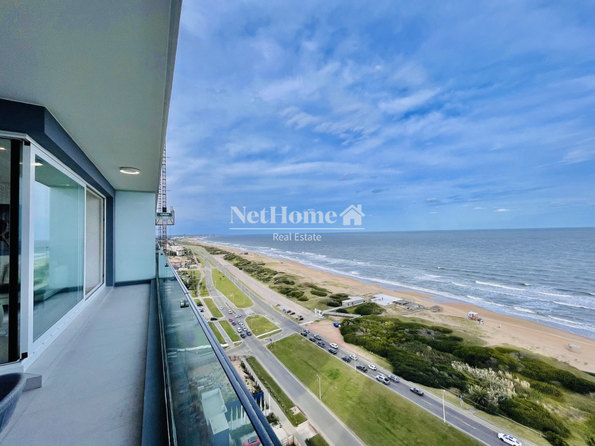 Apartamento ID.618 - Venta Espectacular Apartamento Frente al Mar, 3 Dormitorios, Le Parc Punta del Este