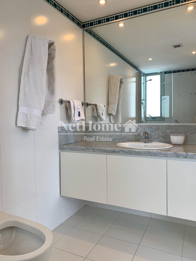 Apartamento ID.524 - Venta y alquiler de departamento esquinero de tres dormitorios mas dependencia de servicio, Torre LE PARC, playa Brava. Punta del Este