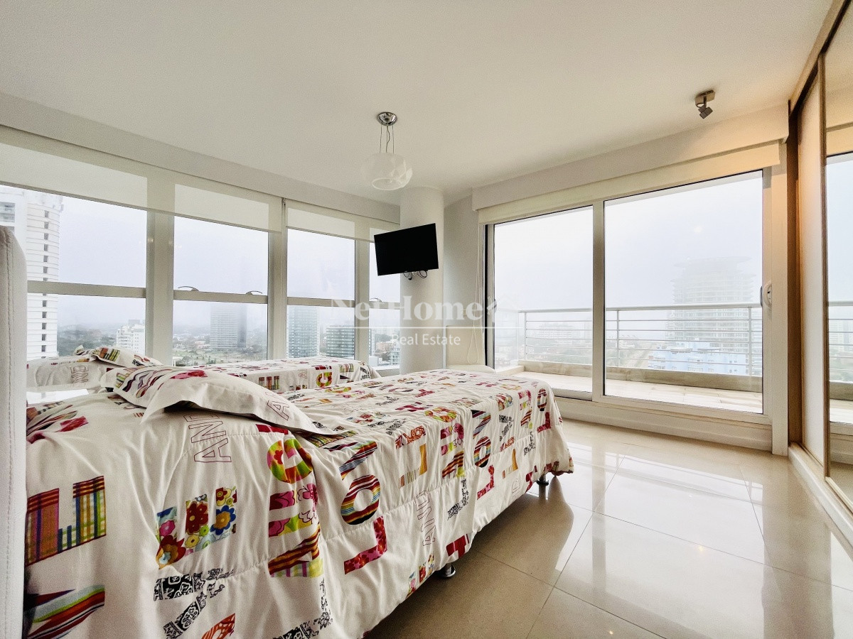 Apartamento ID.182 - Playa Mansa Apartamento 3 Suites  Vista al Mar