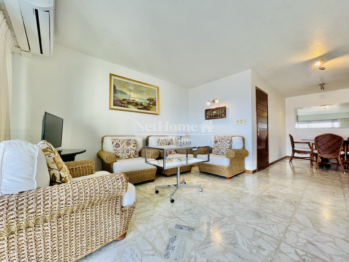 Apartamento ID.101 - Playa Mansa Apartamento de 3 Dormitorios  Vista al Mar