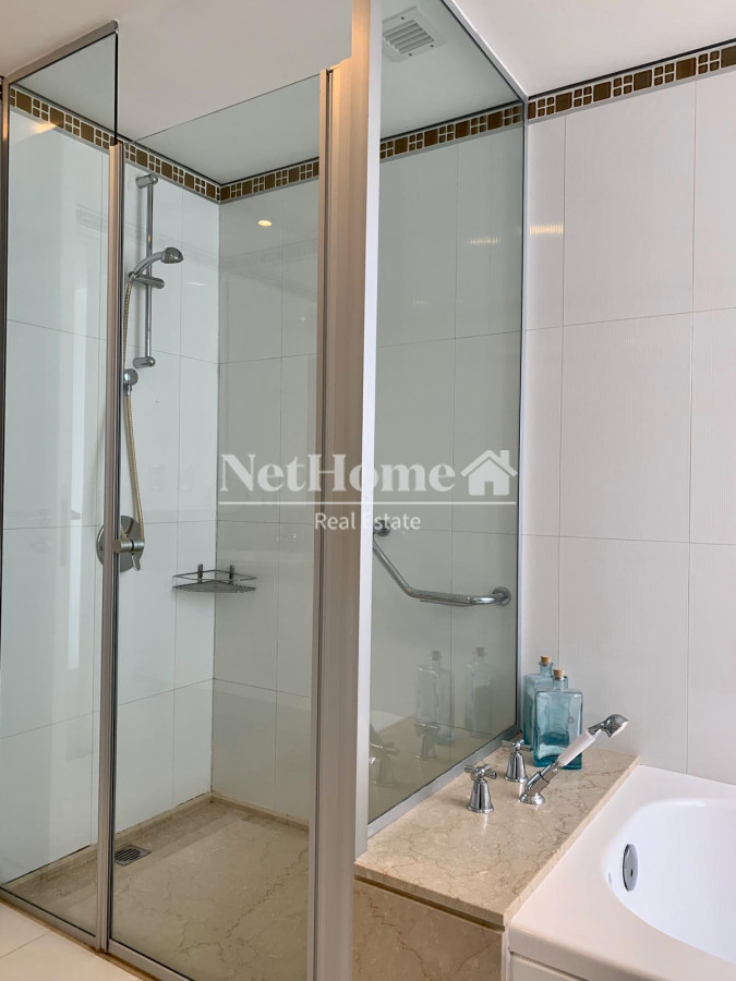 Apartamento ID.524 - Venta y alquiler de departamento esquinero de tres dormitorios mas dependencia de servicio, Torre LE PARC, playa Brava. Punta del Este