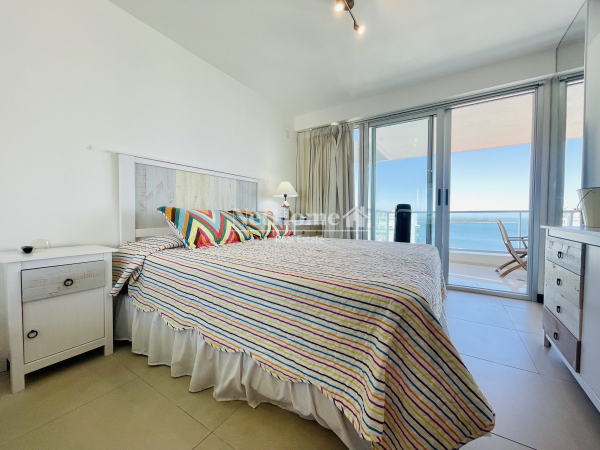 Apartamento ID.138 - Playa Mansa Apartamento 2 dormitorios parrillero A pasos del mar