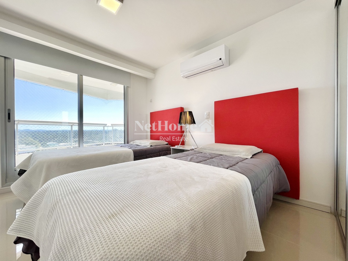 Apartamento ID.512 - Apartamento de 2 Dormitorios y Dependencia, Parrillero en Playa Brava - Punta del Este