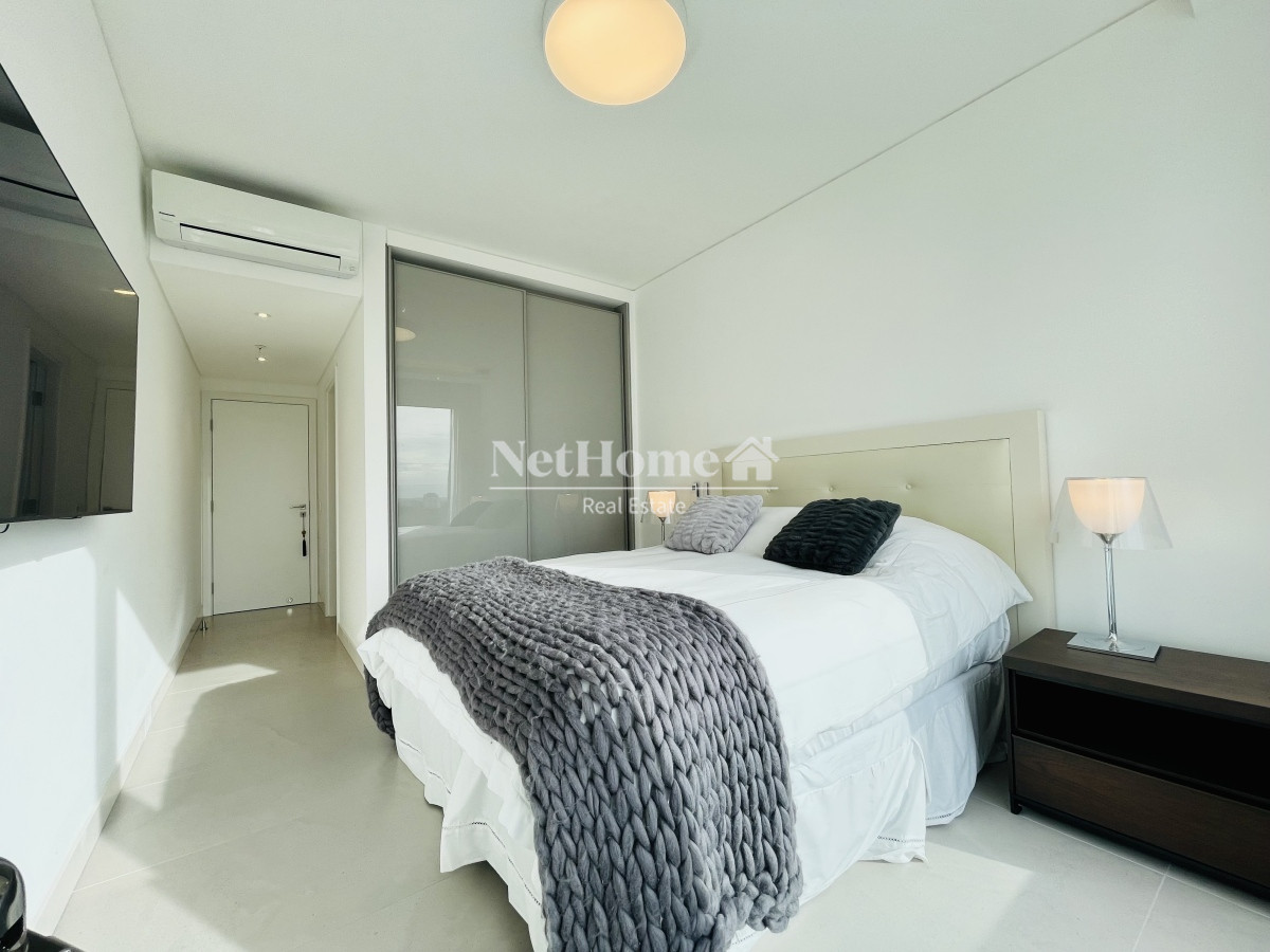 Apartamento ID.618 - Venta Espectacular Apartamento Frente al Mar, 3 Dormitorios, Le Parc Punta del Este